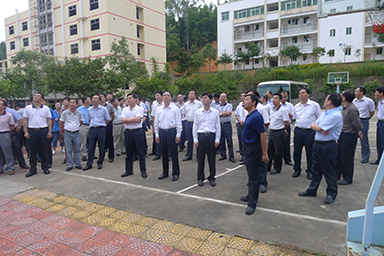 南平市市委書(shū)記裴金佳、市長(zhǎng)林寶金率市委市政府全部領(lǐng)導(dǎo)及各市縣主要領(lǐng)導(dǎo)一行蒞臨我公司視察指導(dǎo)