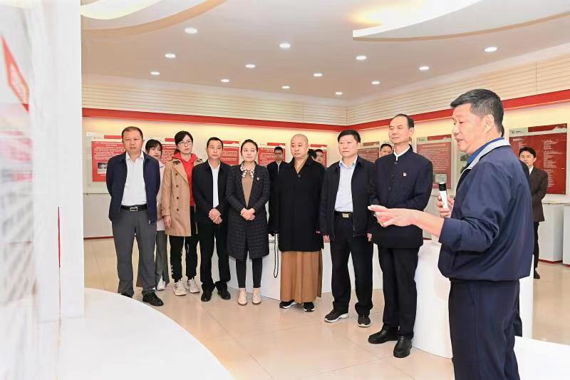 福建省人大常委會(huì)黨組書記、副主任雷春美和全國人大代表到順昌虹潤(rùn)等地調(diào)研