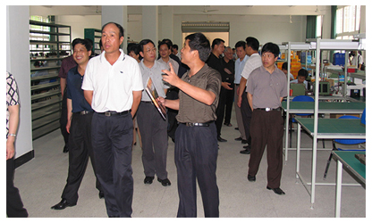 福建省委常委、政法委書(shū)記徐謙一行視察虹潤(rùn)公司